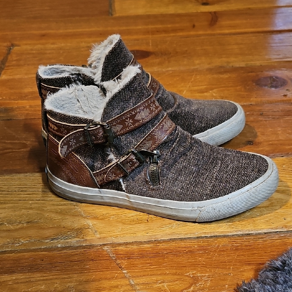 Blowfish Brown Ankle Boots. Size 8